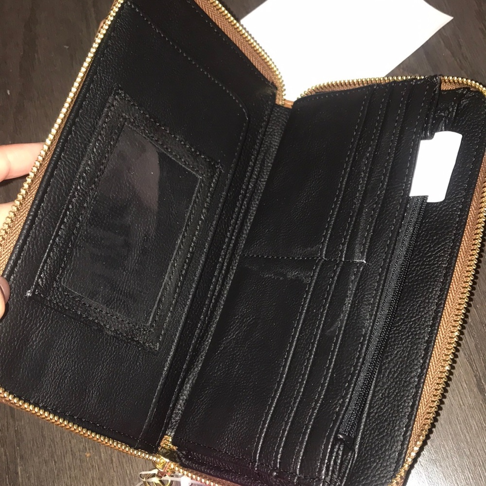 Betsey Johnson tan bow wallet - Picture 4 of 4